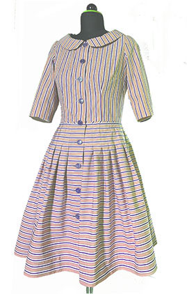 Hemdblusenkleid mit Faltenrock